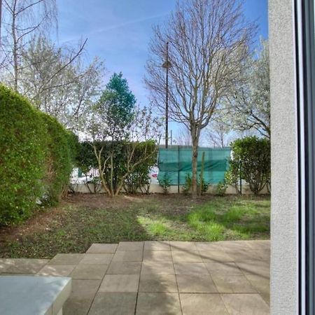 Studio Spacieux Avec Terrasse Et Parking Viry-Châtillon Exterior photo