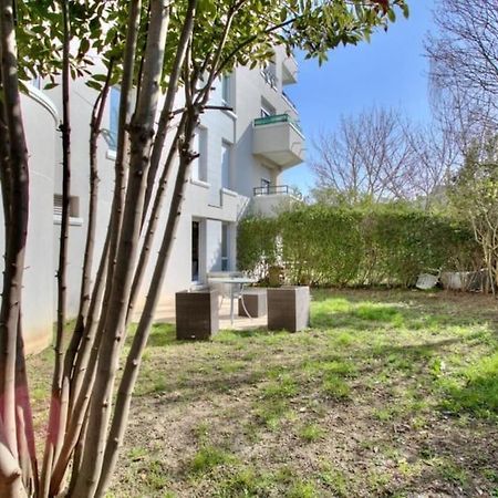 Studio Spacieux Avec Terrasse Et Parking Viry-Châtillon Exterior photo